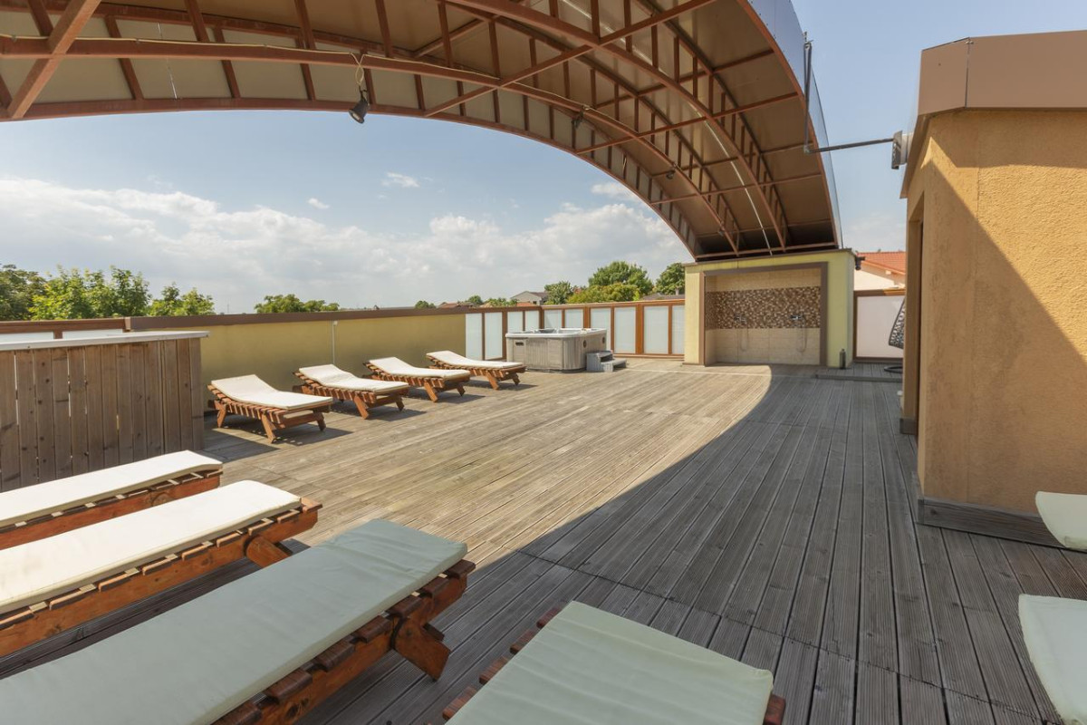 Pensiune Rosiem House