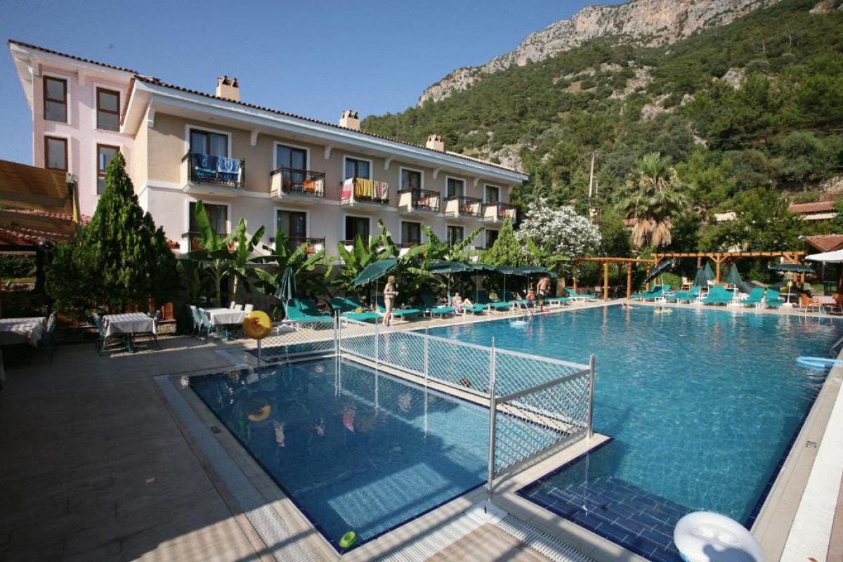 PERDIKIA BEACH