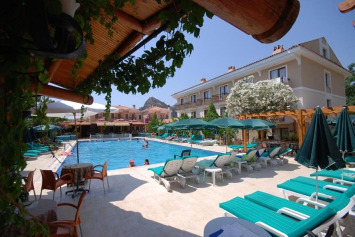 PERDIKIA BEACH