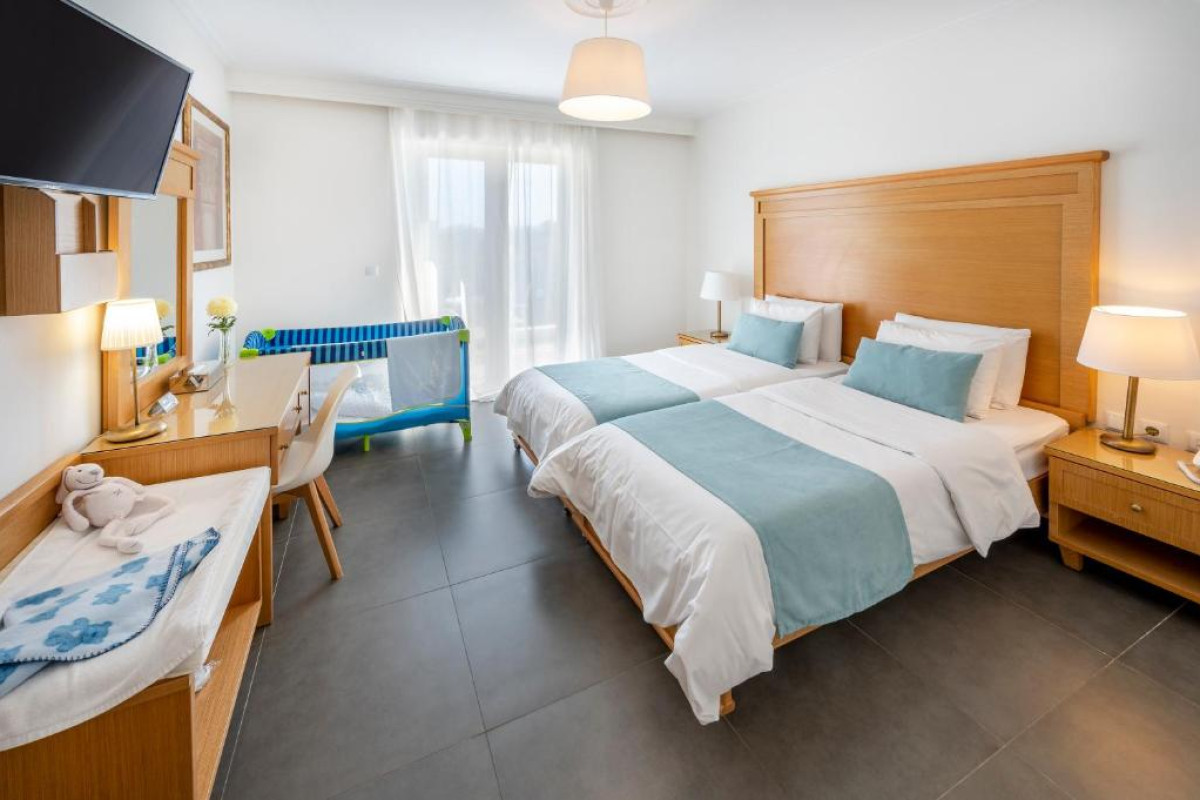 PERIDIS FAMILY RESORT