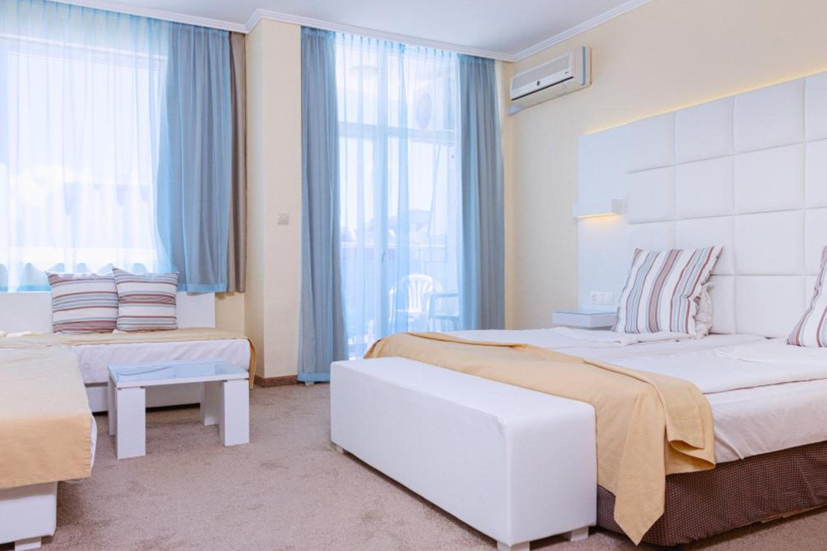 PERLA BEACH HOTEL III