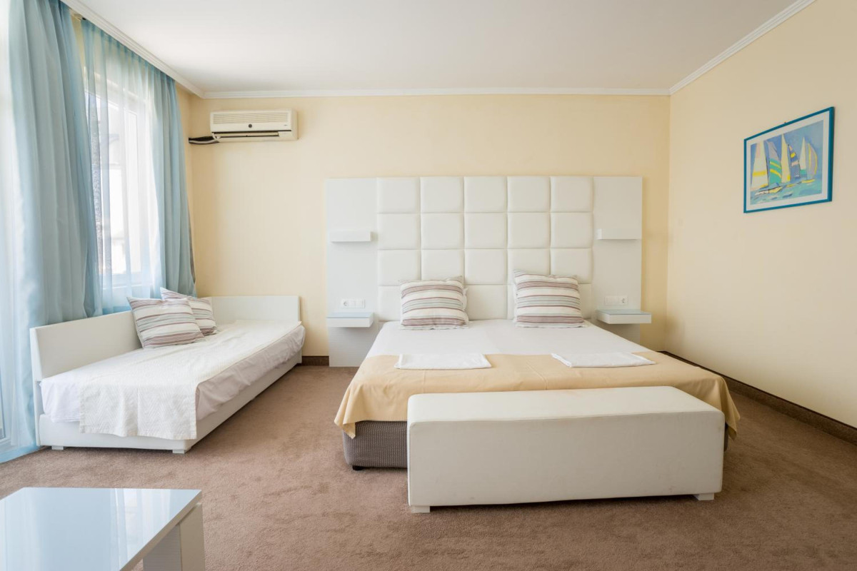 PERLA BEACH HOTEL III