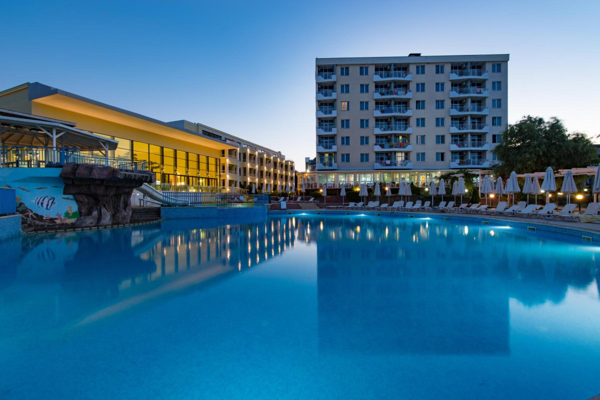 PERLA BEACH HOTEL III