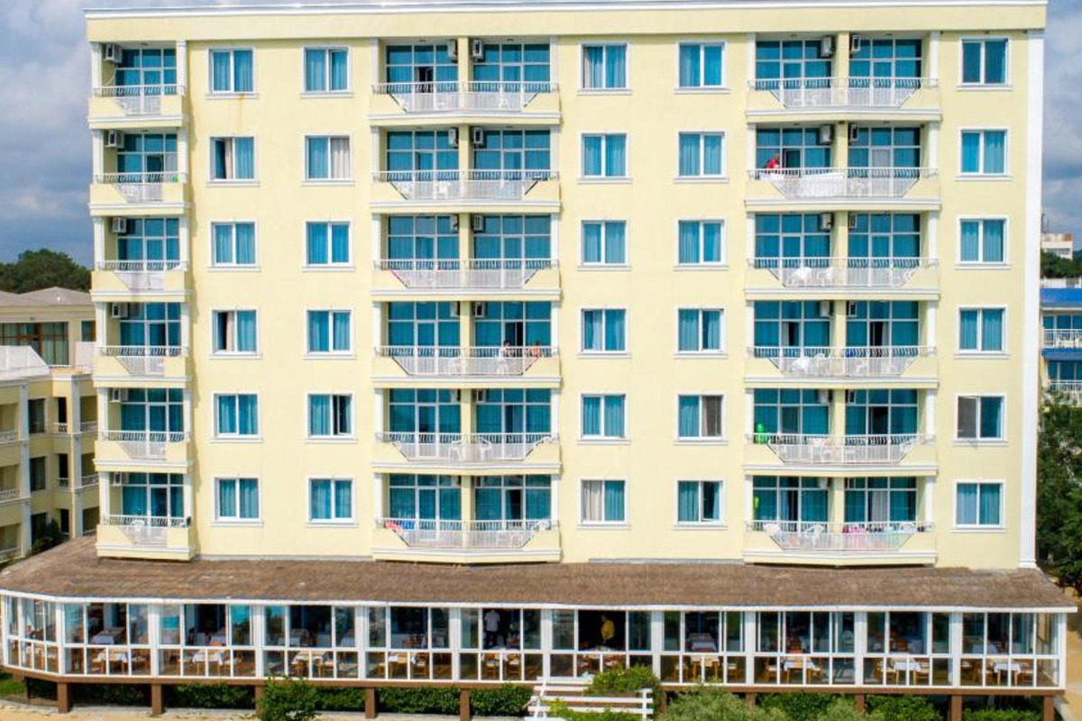 PERLA BEACH HOTEL III