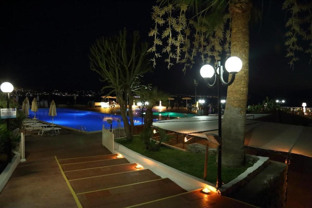 Perla Del Golfo Resort