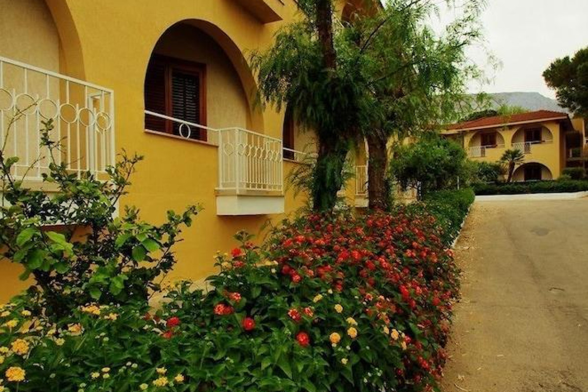 Perla Del Golfo Resort