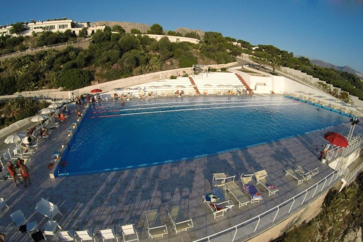 Perla Del Golfo Resort