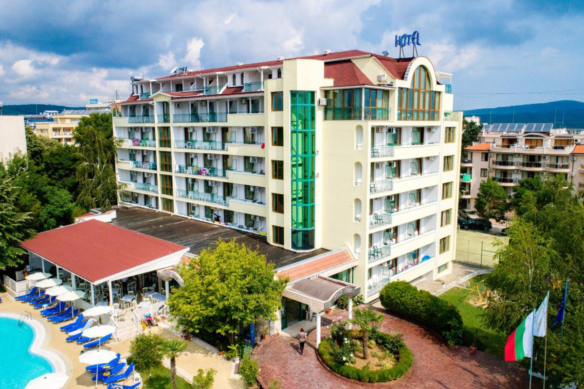 PERLA PLAZA