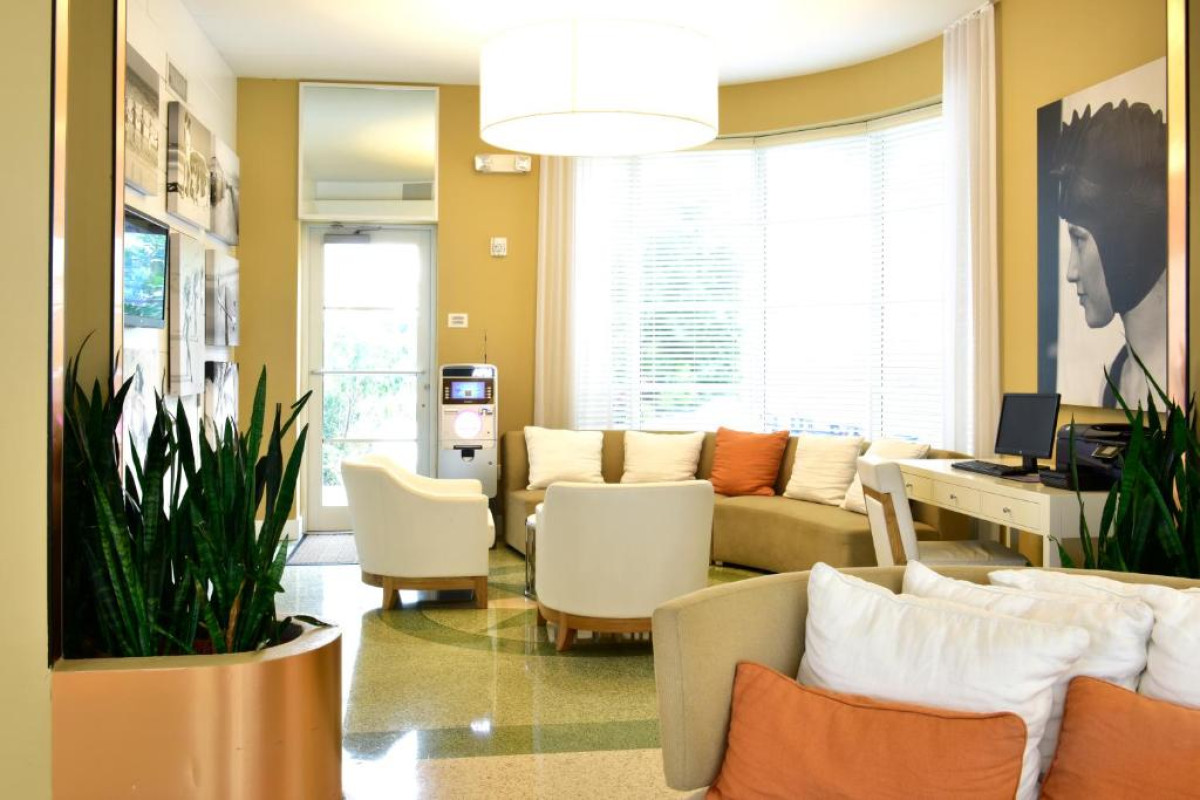 Hotel Pestana South Beach