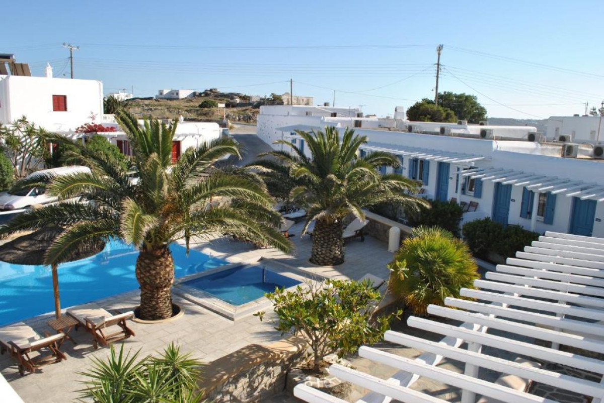 PETINAROS HOTEL & STUDIOS