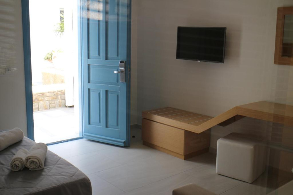 PETINAROS HOTEL & STUDIOS