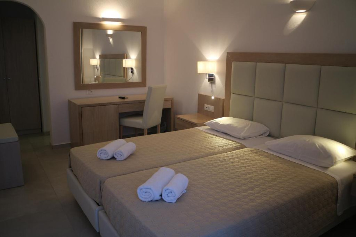 PETINAROS HOTEL & STUDIOS