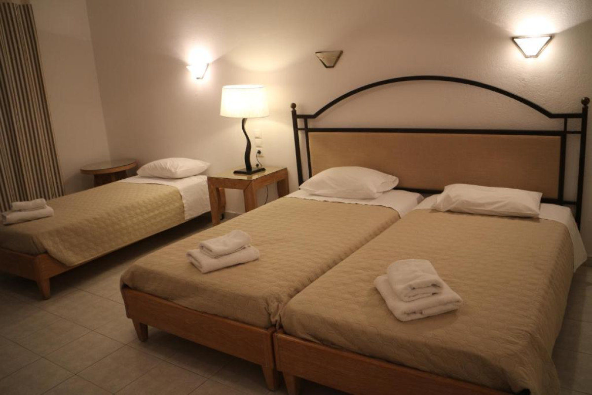 PETINAROS HOTEL & STUDIOS