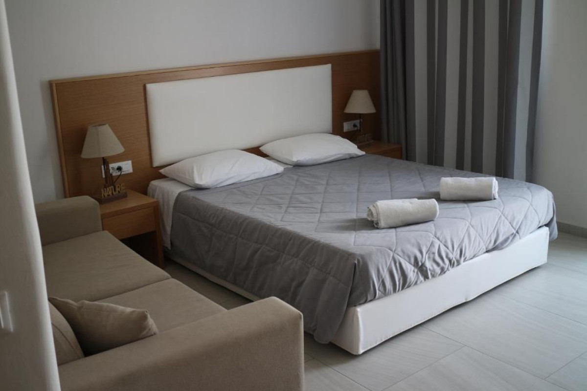 PETINAROS HOTEL & STUDIOS