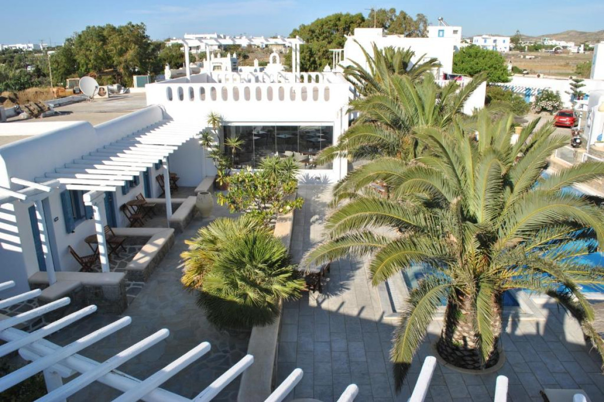 PETINAROS HOTEL & STUDIOS