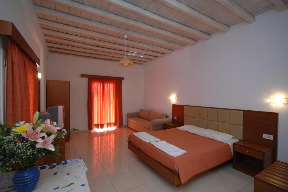 PETINAROS HOTEL & STUDIOS
