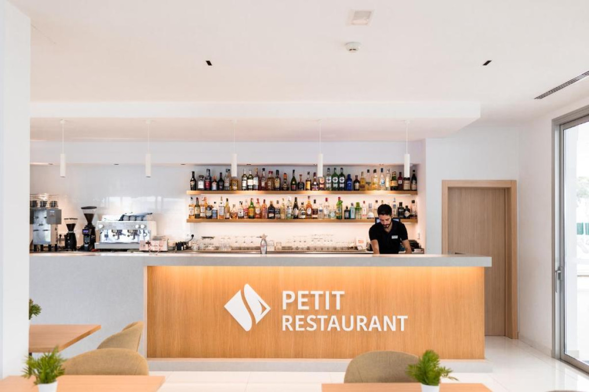 Petit Sagitario (Adults Only)