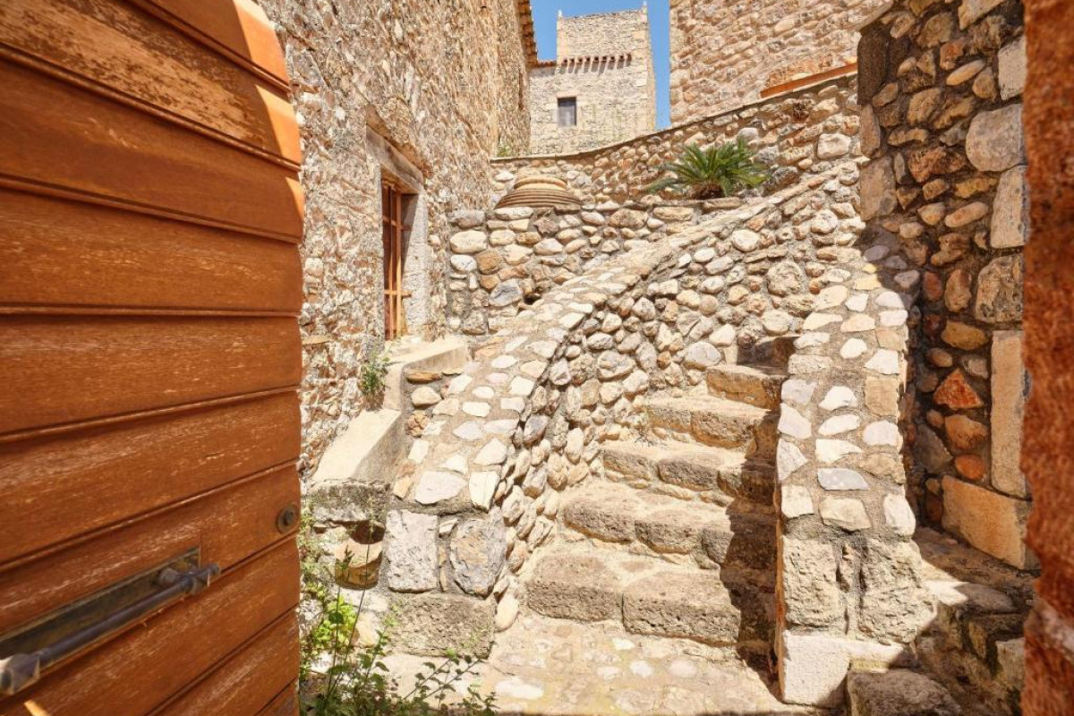 Hotel Petreas Castle
