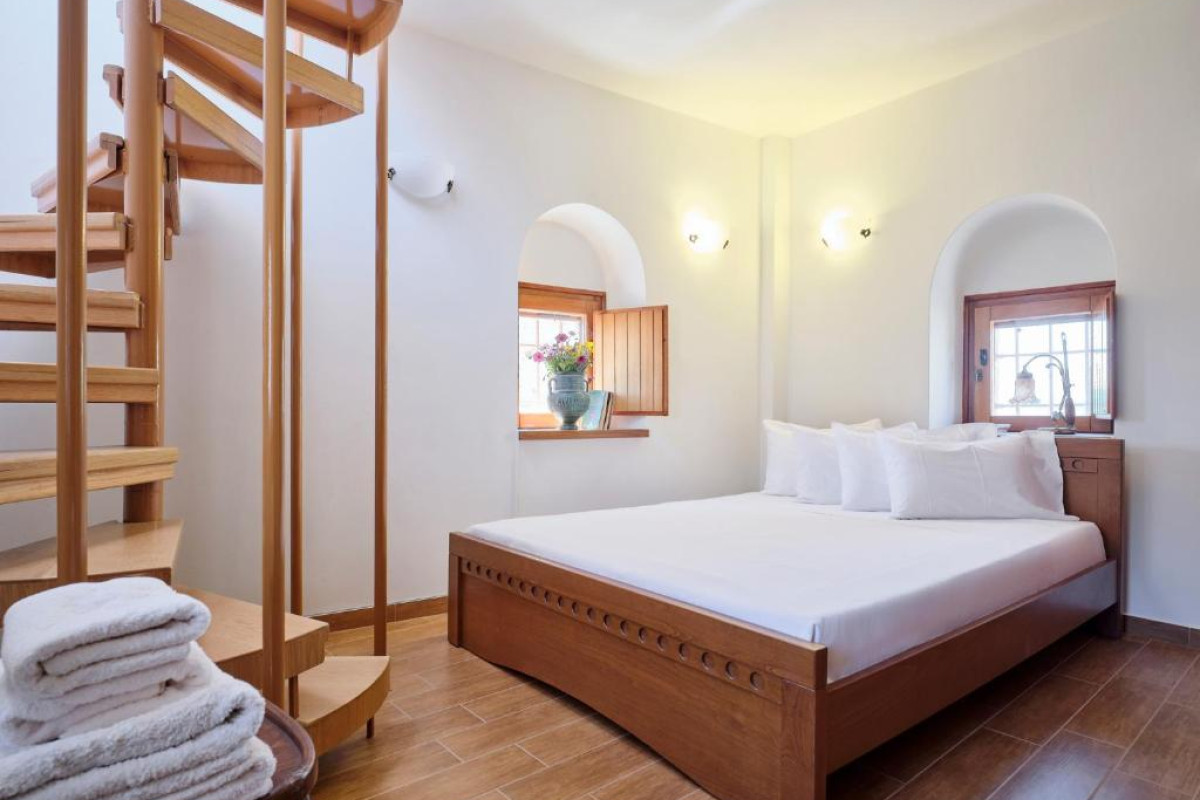 Hotel Petreas Castle