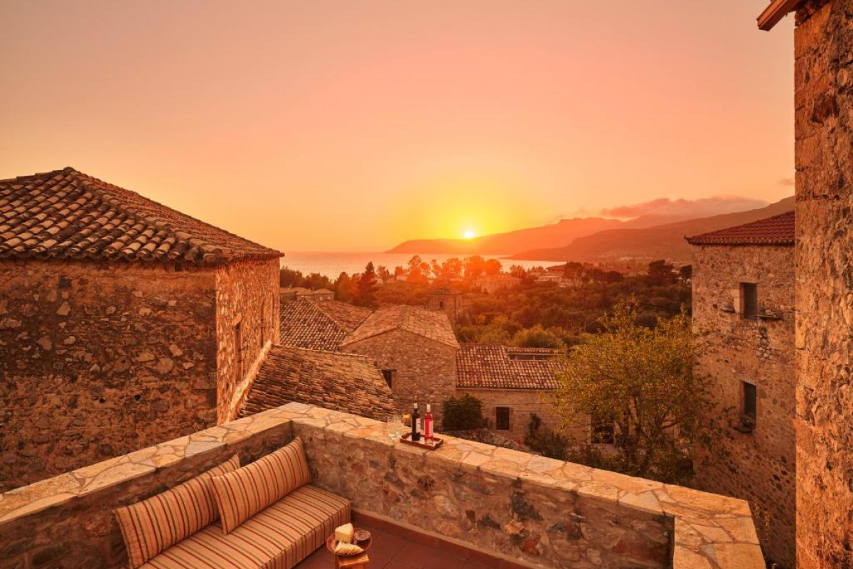 Hotel Petreas Castle