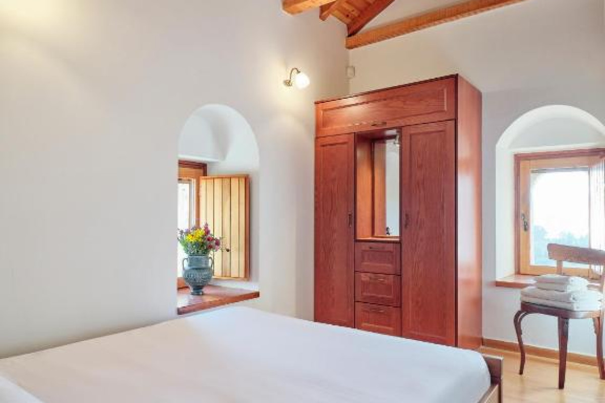 Hotel Petreas Castle