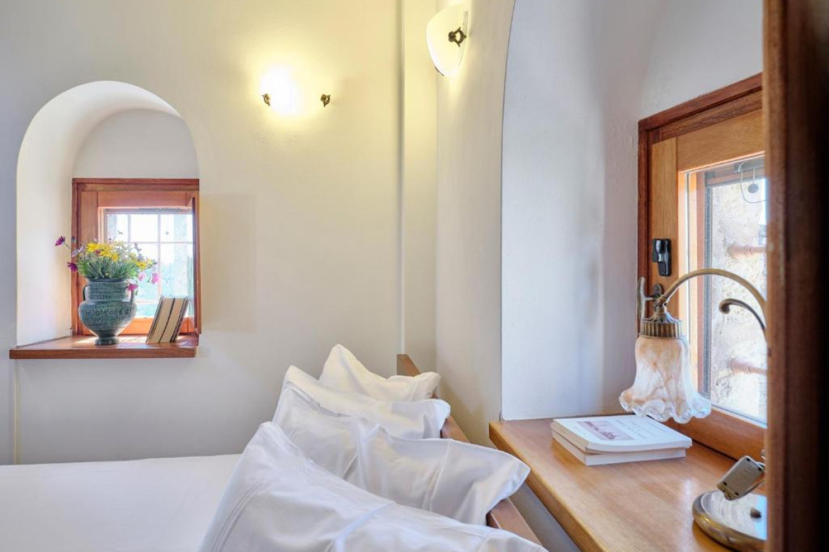 Hotel Petreas Castle