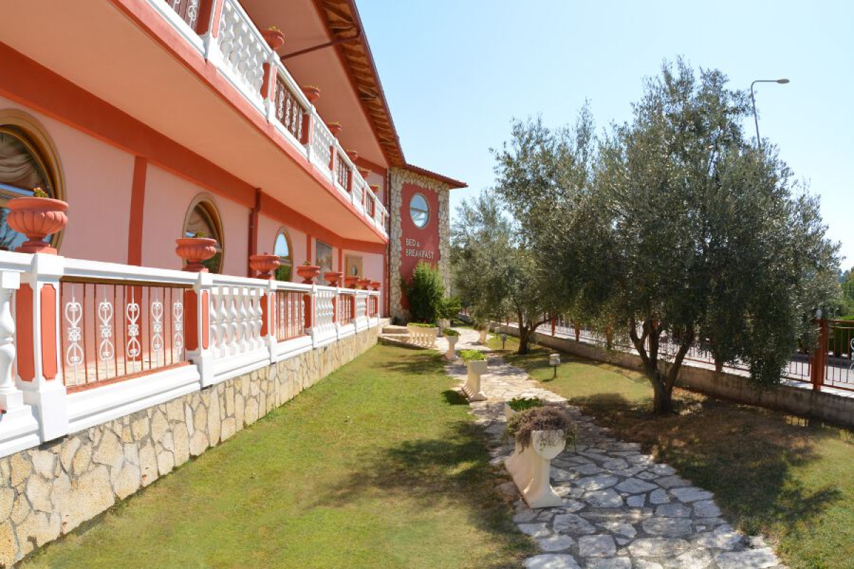 PETROS ITALOS