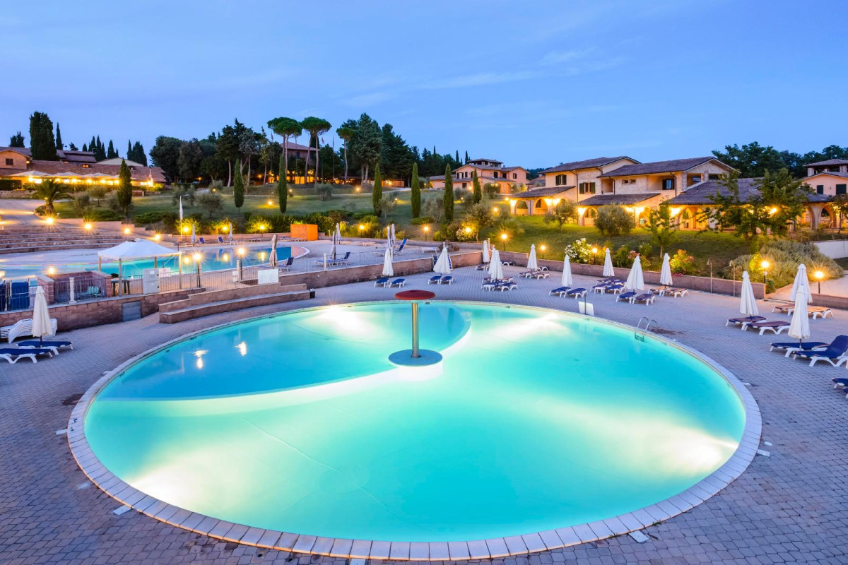Pian Dei Mucini Resort Il Borgo