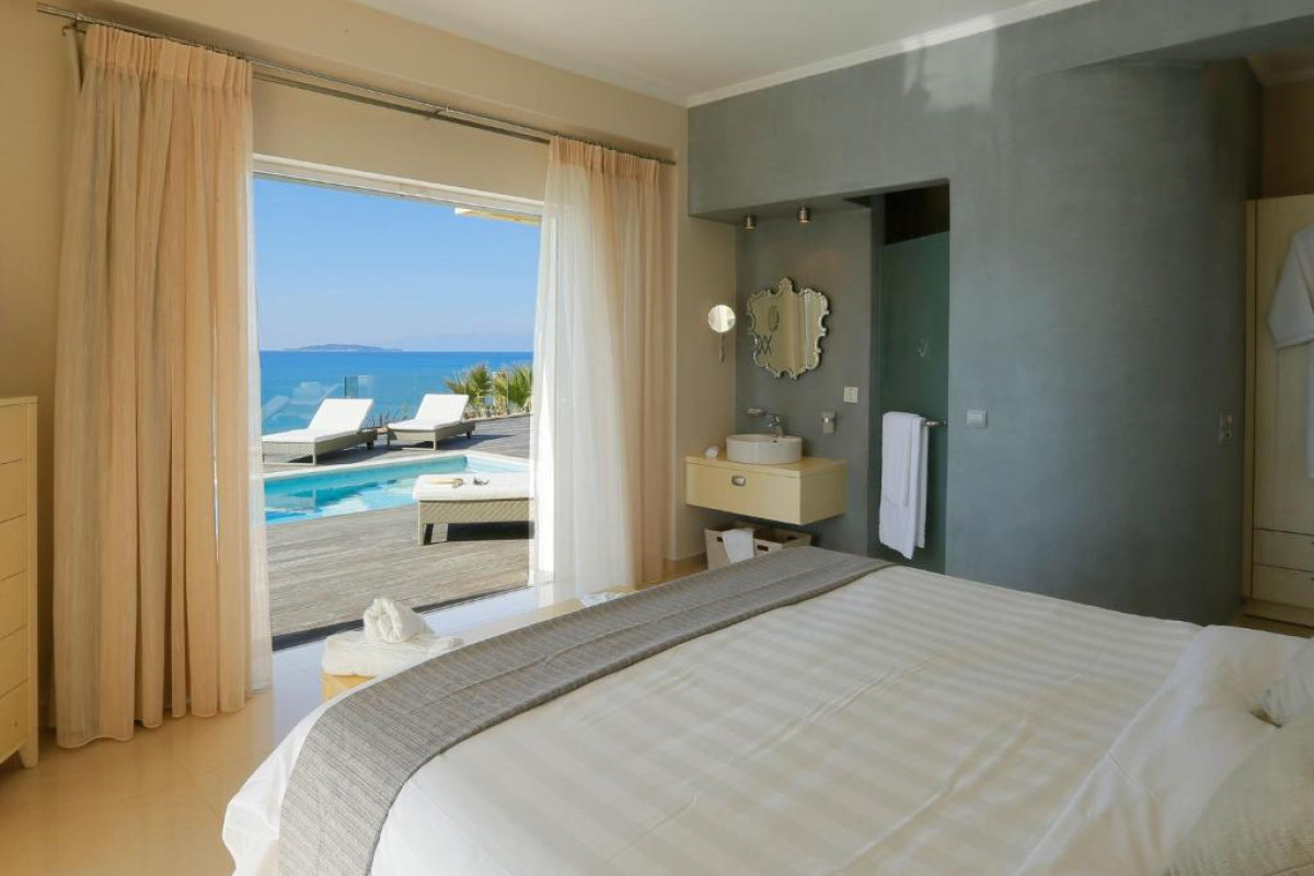 PICTURES SUITES