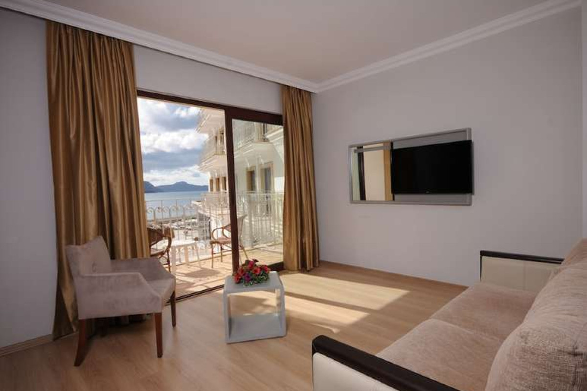 PINE BEACH HOTEL TURUNC