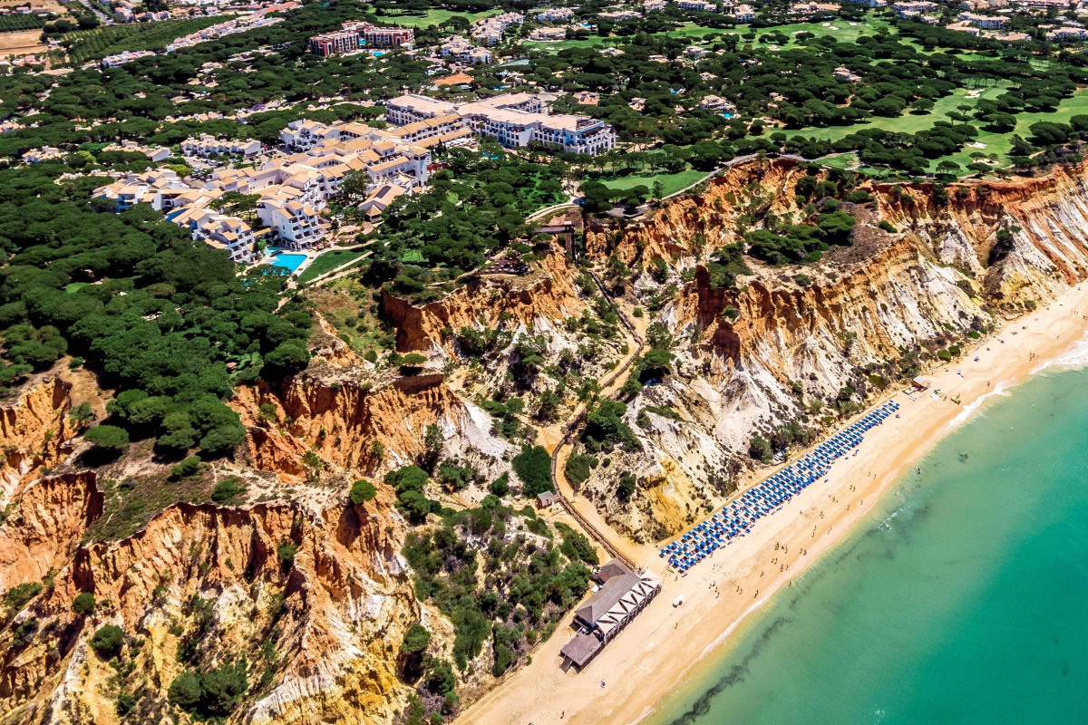 Pine Cliffs Resort