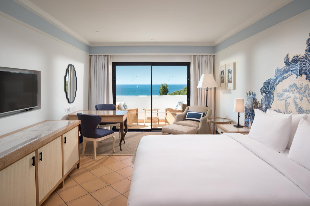 Pine Cliffs Resort