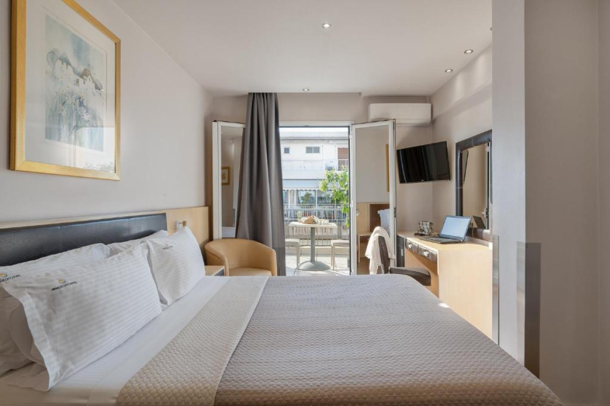 Piraeus City Hotel