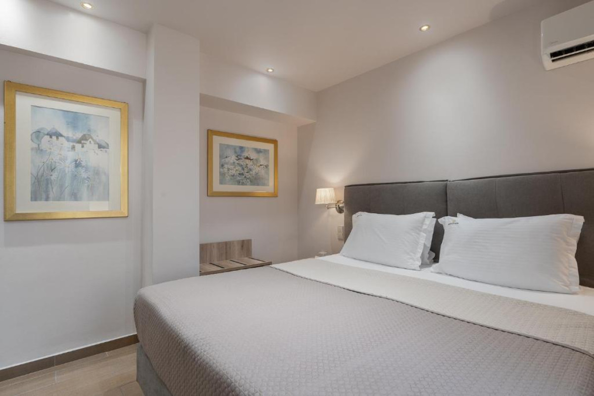 Piraeus City Hotel