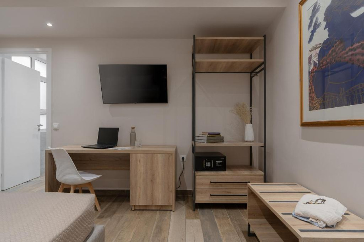 Piraeus City Hotel