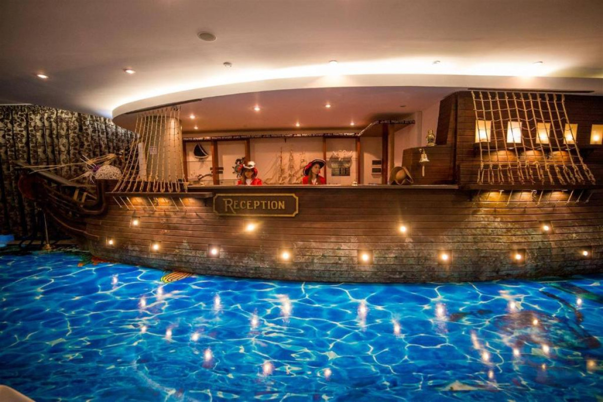 HOTEL PIRATES RESORT.