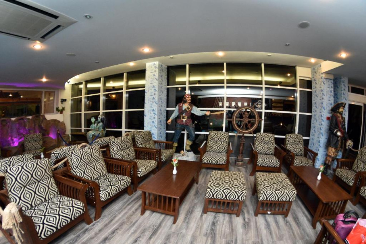 HOTEL PIRATES RESORT.