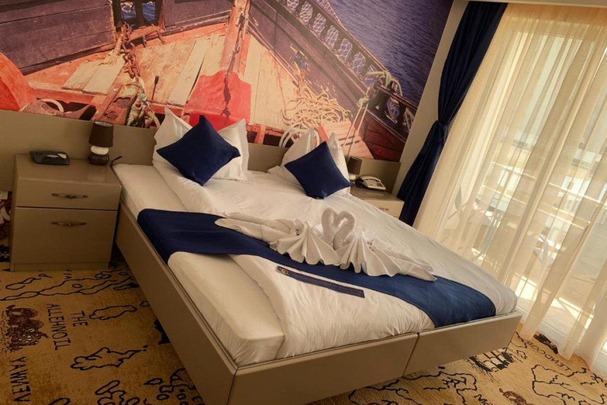 HOTEL PIRATES RESORT.