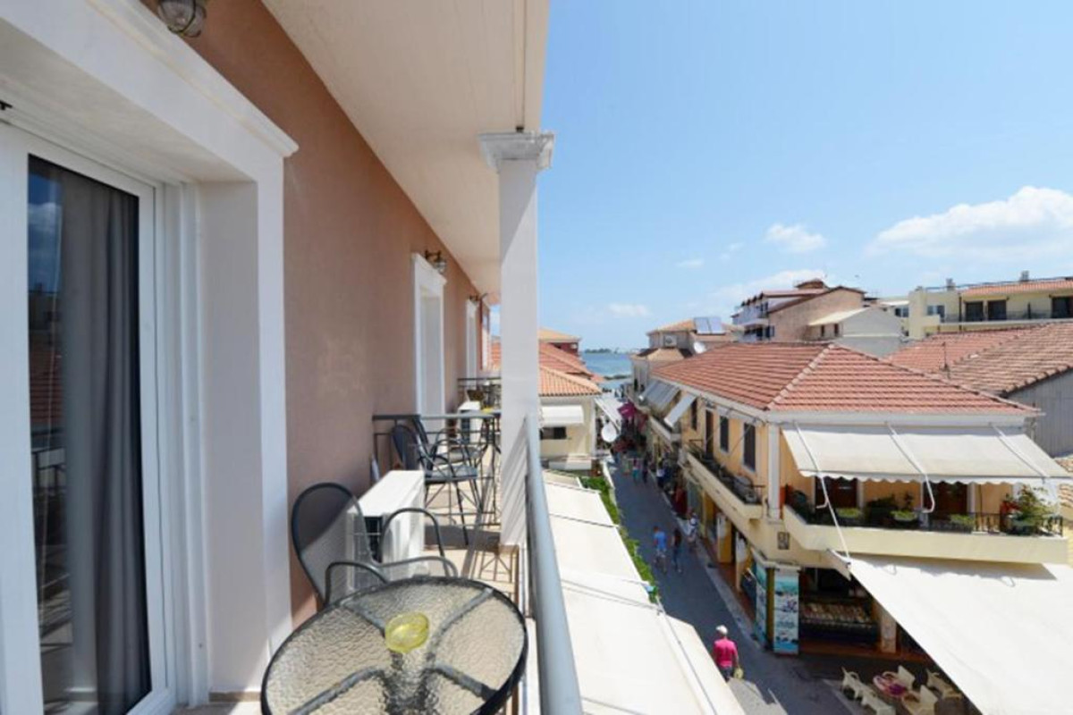 Pirofani Hotel