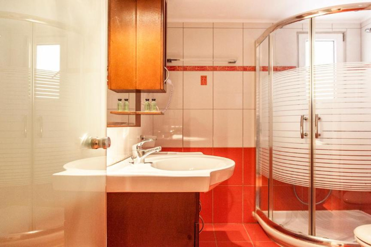 Pirofani Hotel