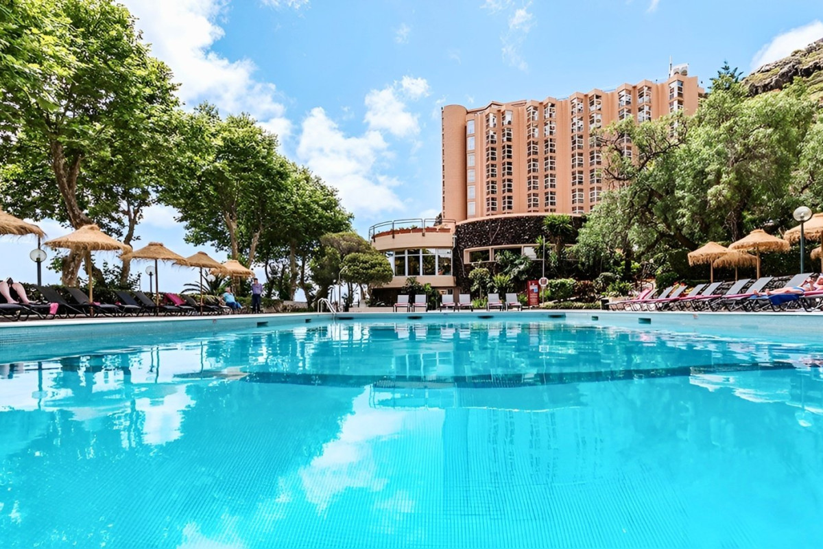 Baia Madeira Hotel - Ocean Beachfront