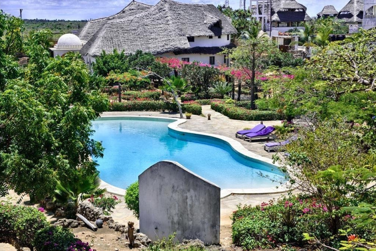 Jacaranda Beach Resort and Safari Tsavo Explorer RO