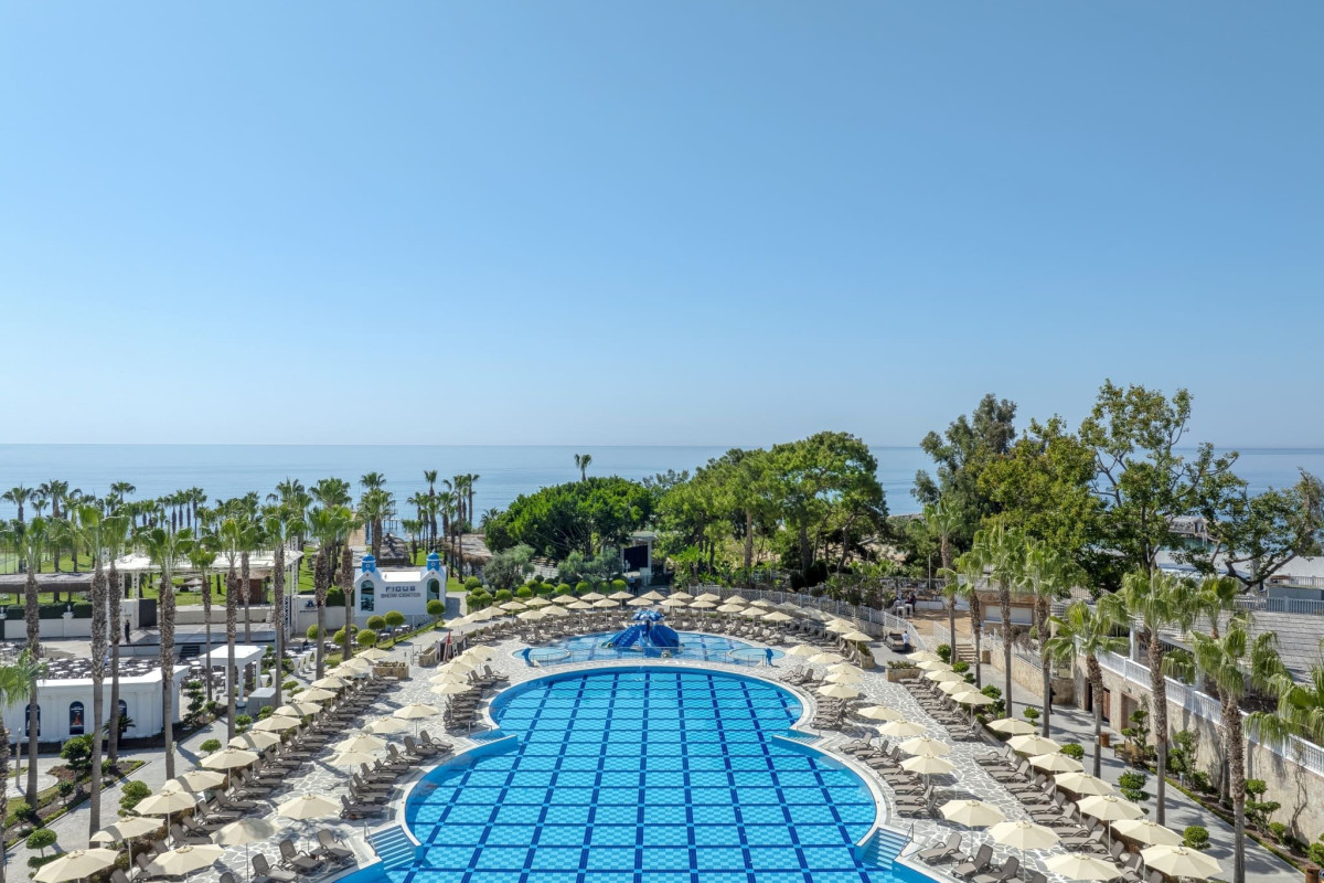 Rubi Platinum SPA Resort and Suites