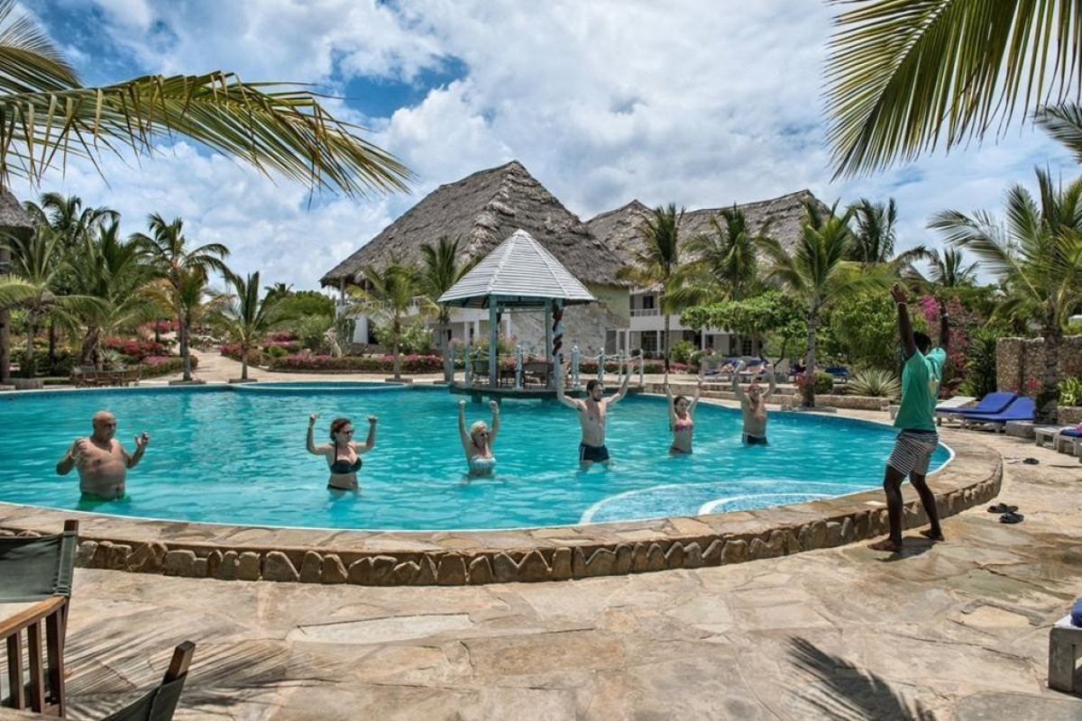 Jacaranda Beach Resort and Safari Tsavo Explorer RO