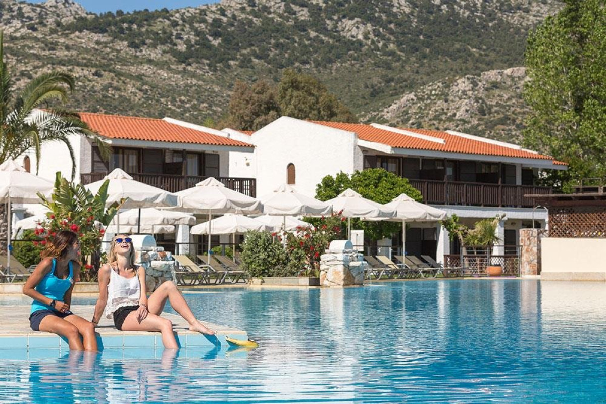 Golden Coast Hotel & Bungalows