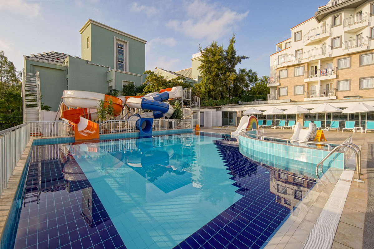 Side Aluna Hotel