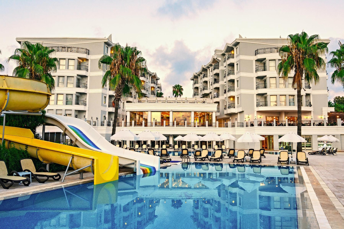 Royal Atlantis Beach