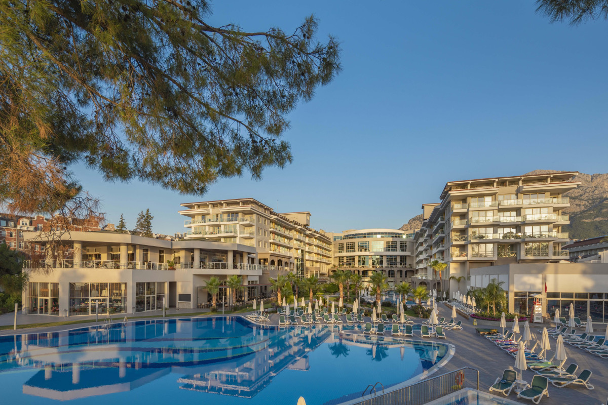 Akra Kemer