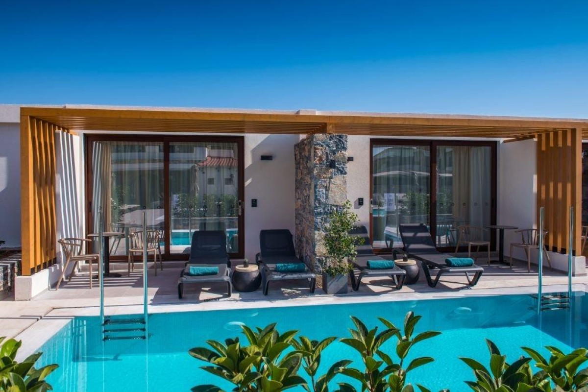 Petousis Hotel & Suites