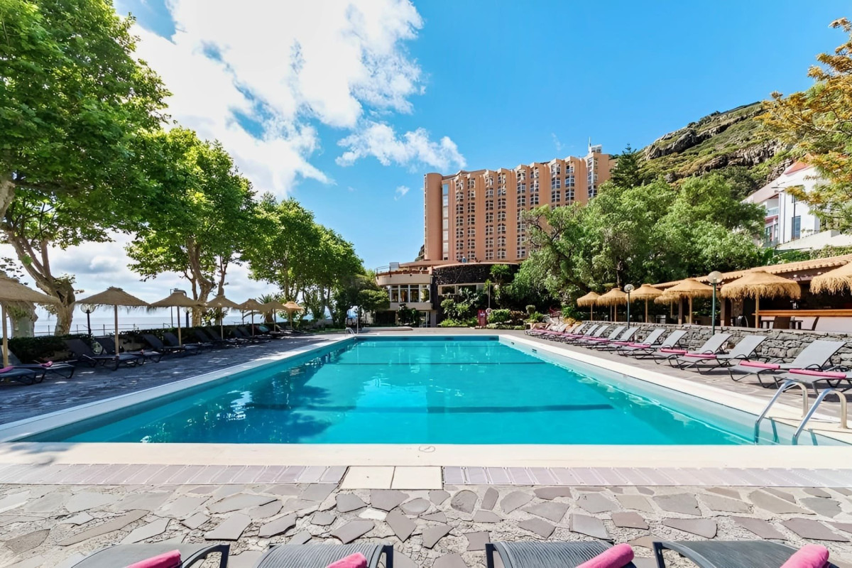 Baia Madeira Hotel - Ocean Beachfront